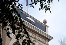 Photo of Откуда деньги? В Латвии ужесточат контроль за обменом наличной валюты