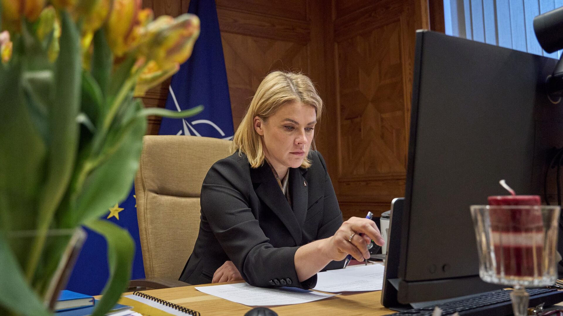 Photo of Кому в Риге жить хорошо: премьеру Латвии задали неприличный вопрос