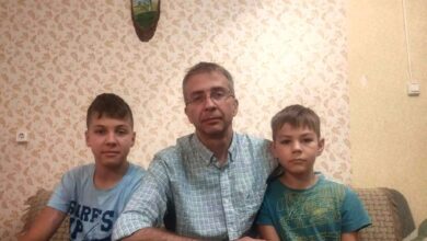 Photo of Вернуть детей в Латвию? Отец с детьми вынужден скрываться из-за решения суда Петербурга